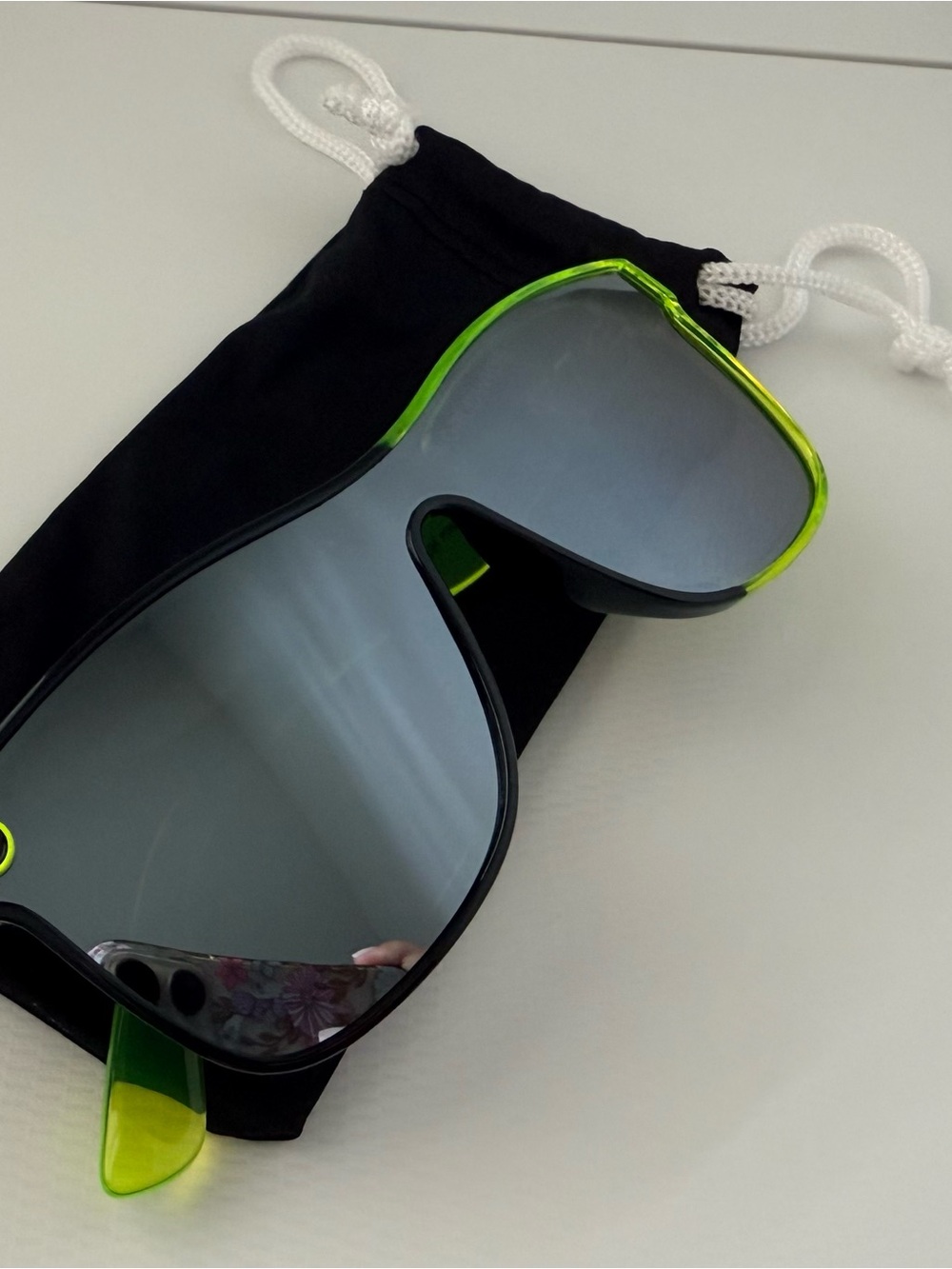 Polarized Blenders Unisex Sunglasses in Neon Green - Picture 1 of 4